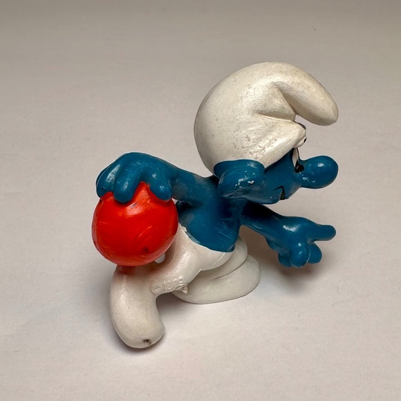 Vintage Bowling Smurf Figurine 1978 Schleich Peyo Made in Germany Smurfs - Picture 2 of 7